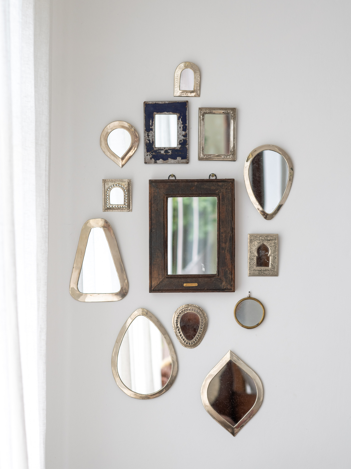 wall framed mirror arrangement